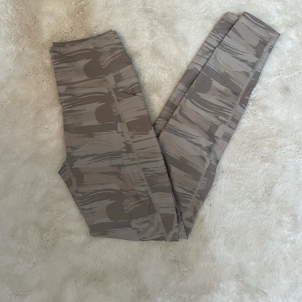 ALPHALETE SURFACE POCKET LEGGING